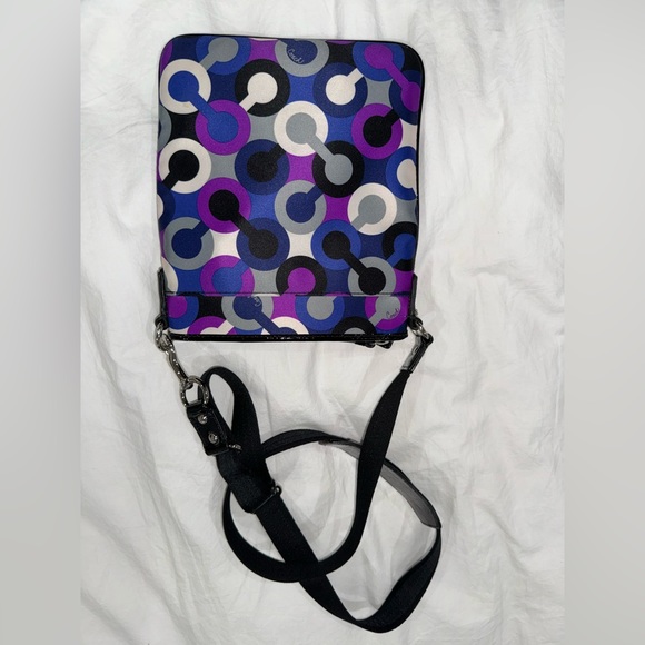 Vintage Coach Crossbody - Picture 5 of 10